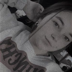 Meet your Posher, Chloe